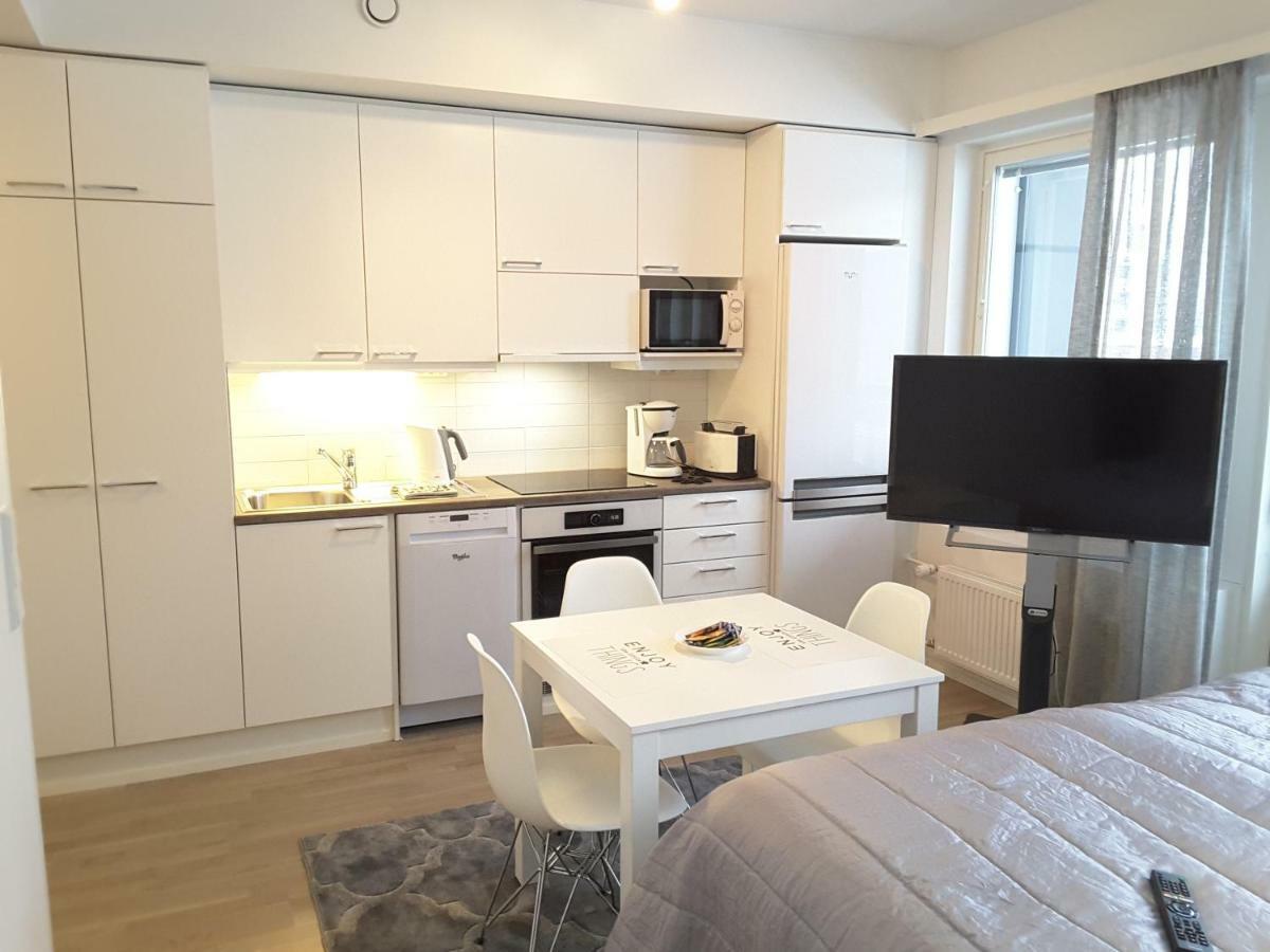 City Apartments With Balcony Ροβανιέμι Εξωτερικό φωτογραφία